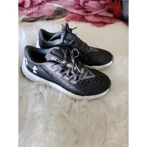 Under Armour 6Y breathable tennis running shoes